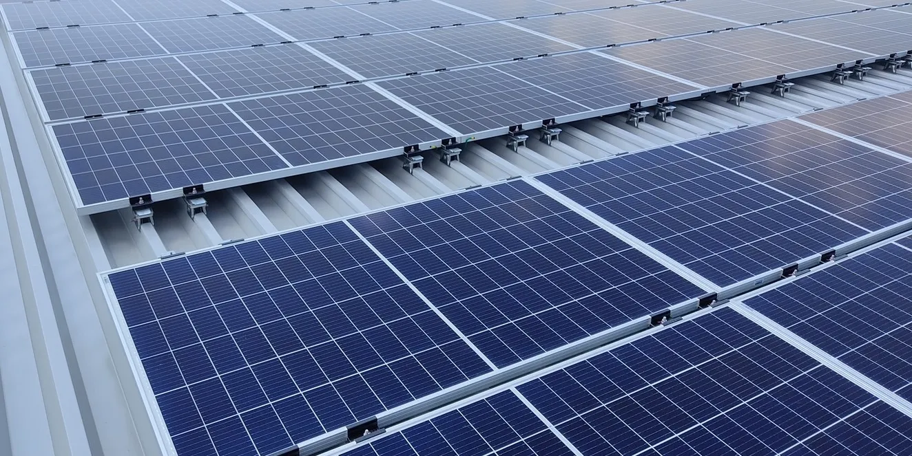 太陽光パネルの設置工事