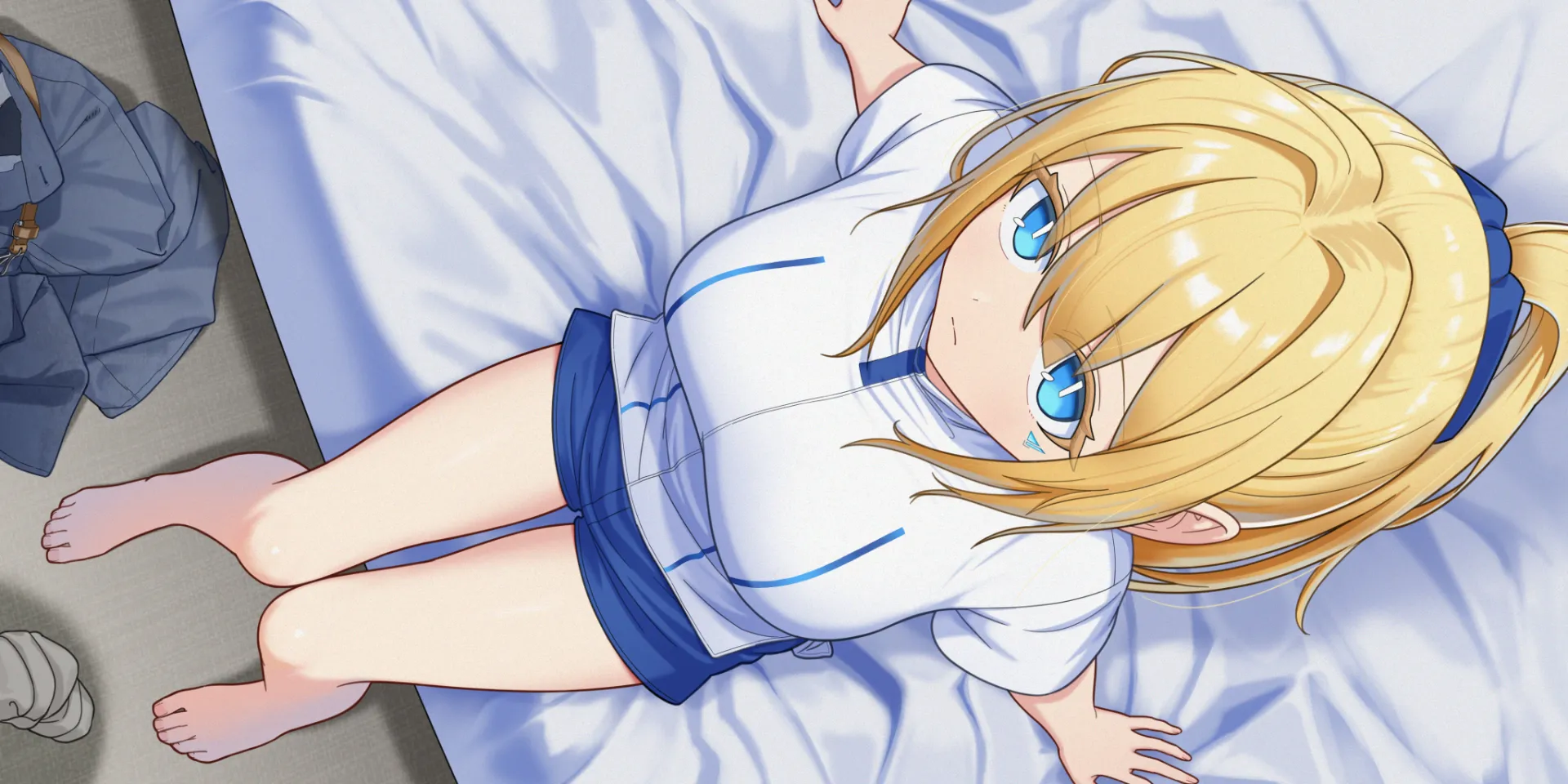 青い瞳と金髪が印象的なアニメ調のキャラクターイラスト